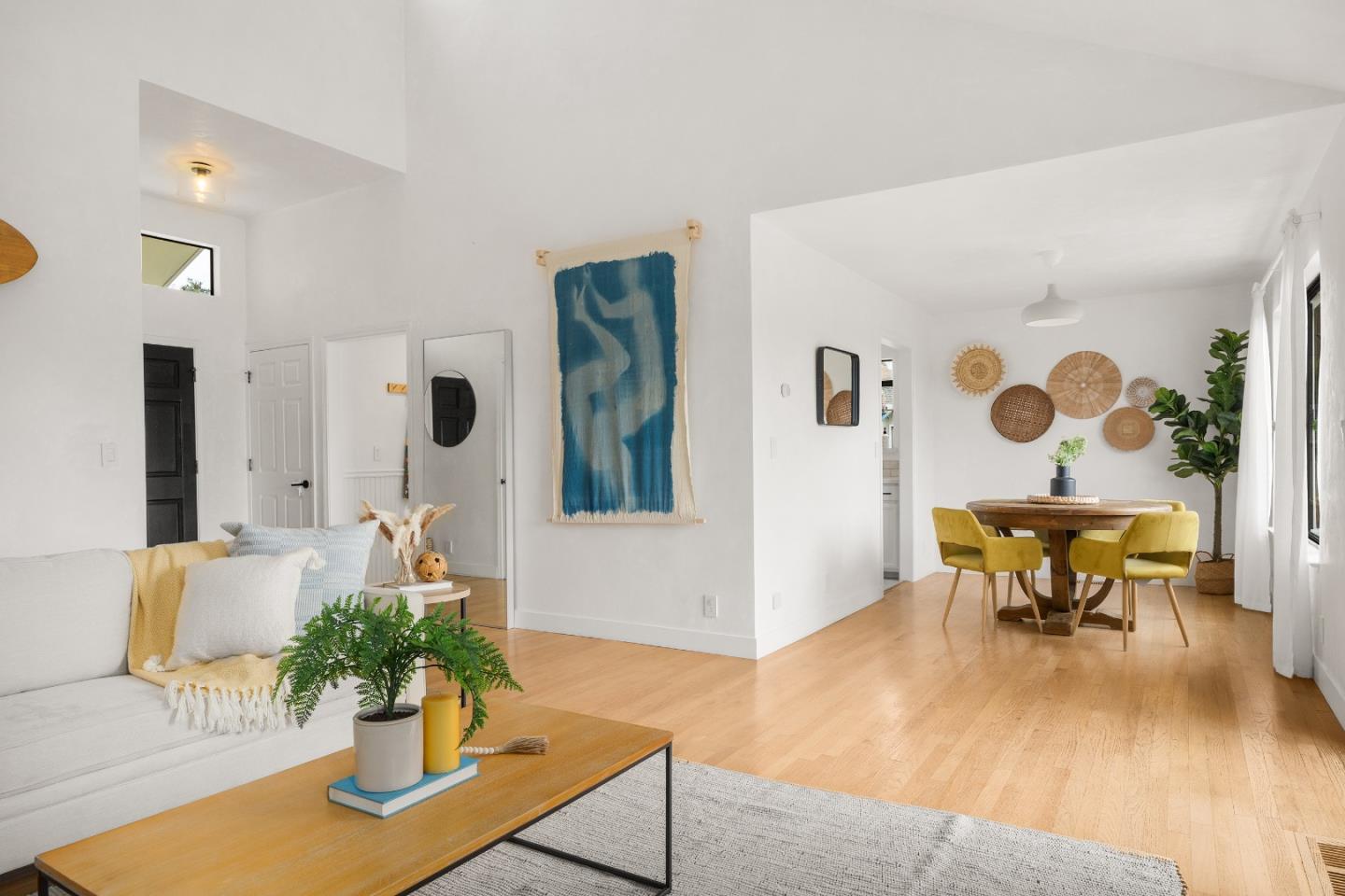 Detail Gallery Image 3 of 27 For 3503 Dover Dr, Santa Cruz,  CA 95065 - 3 Beds | 2 Baths