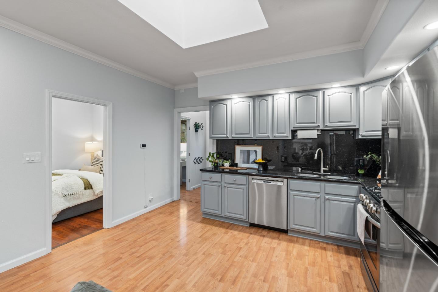 Detail Gallery Image 14 of 54 For 291 Munich St, San Francisco,  CA 94112 - 3 Beds | 2 Baths