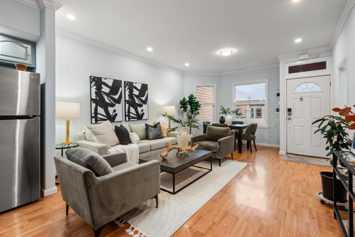 Detail Gallery Image 5 of 54 For 291 Munich St, San Francisco,  CA 94112 - 3 Beds | 2 Baths