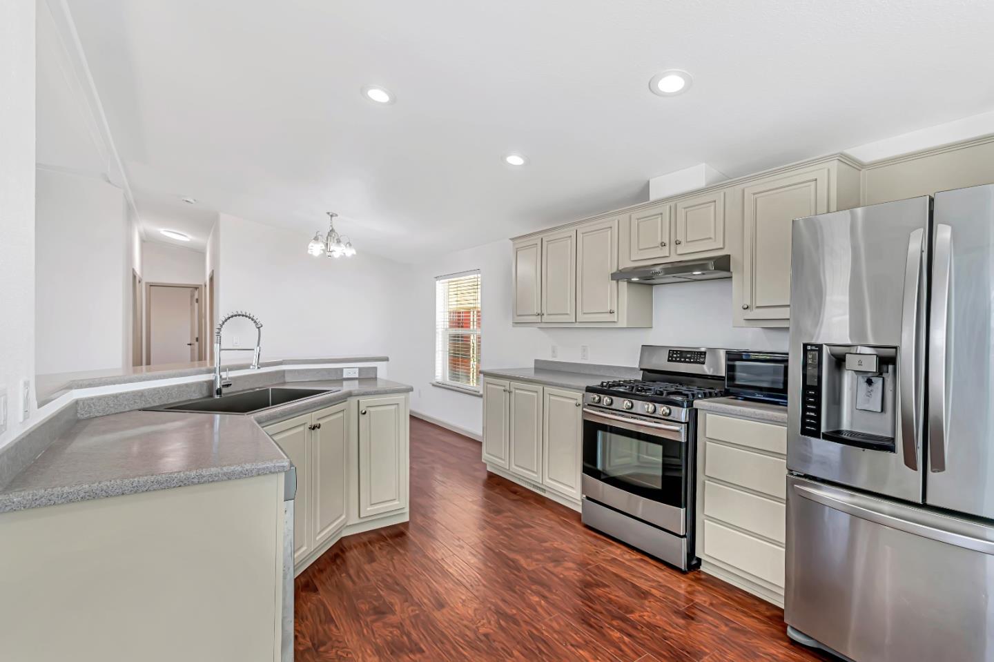 Detail Gallery Image 6 of 30 For 1900 Highway 1 #82,  Moss Landing,  CA 95039 - 3 Beds | 2 Baths