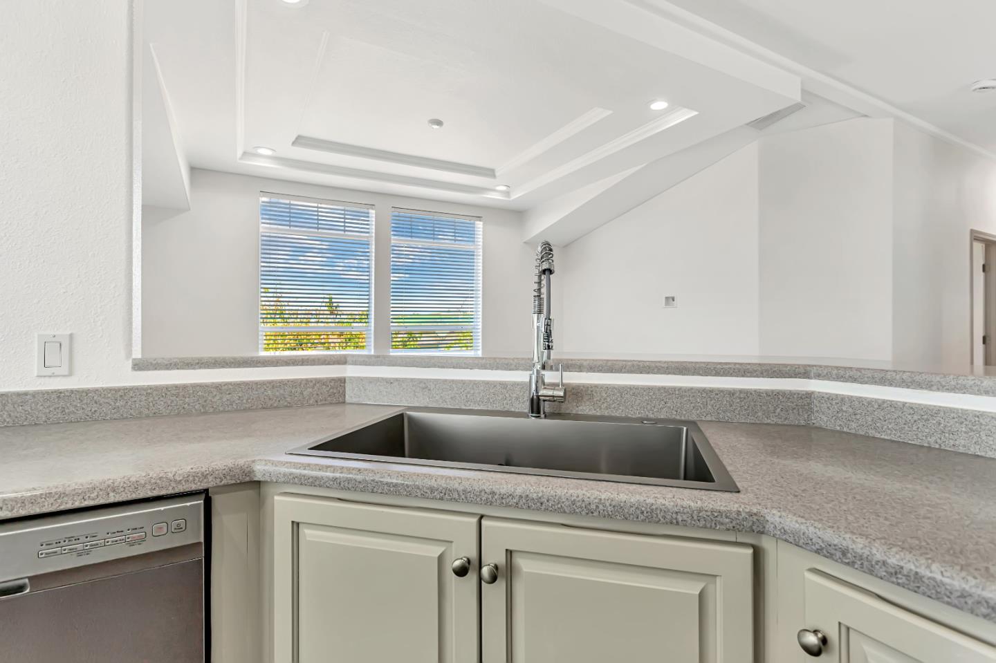 Detail Gallery Image 8 of 30 For 1900 Highway 1 #82,  Moss Landing,  CA 95039 - 3 Beds | 2 Baths