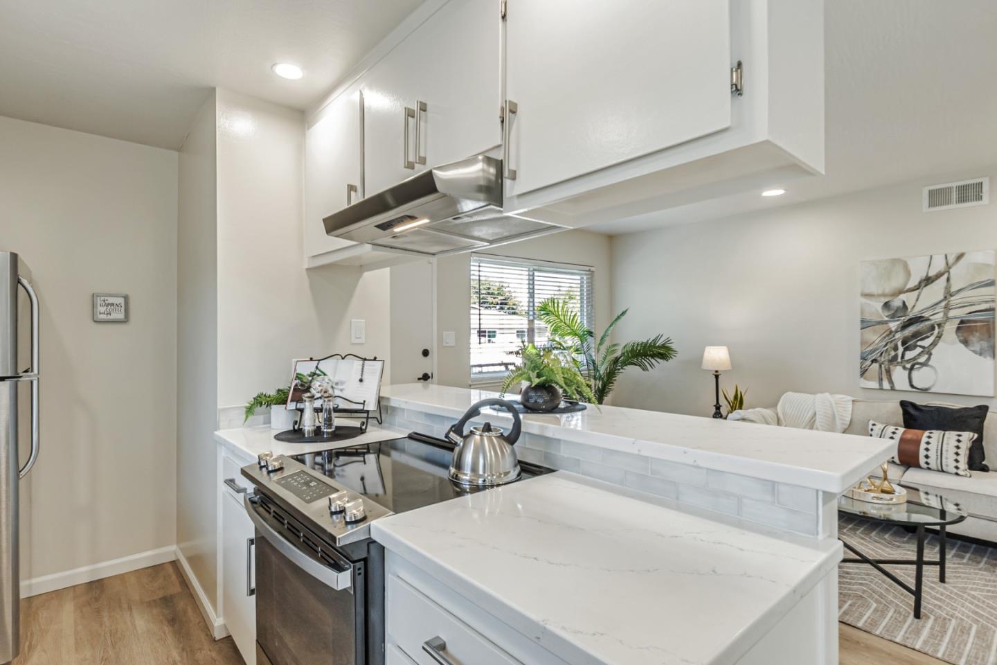 Detail Gallery Image 8 of 22 For 1359 Shawn Dr #4,  San Jose,  CA 95118 - 2 Beds | 1 Baths