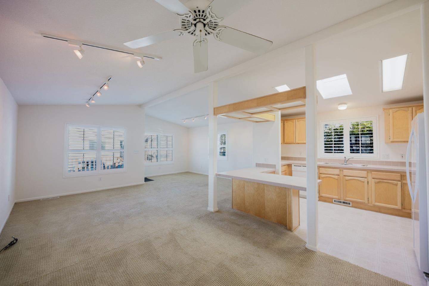 Detail Gallery Image 3 of 20 For 6 Sunset Terrace #6,  Half Moon Bay,  CA 94019 - 2 Beds | 2 Baths