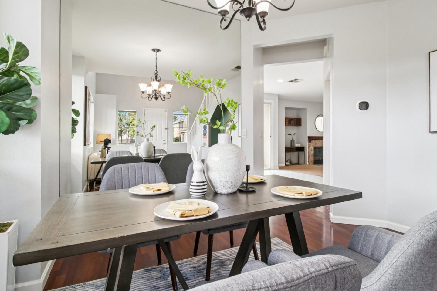 Detail Gallery Image 10 of 54 For 3699 Cedar Knoll Ct, San Jose,  CA 95121 - 4 Beds | 2/1 Baths