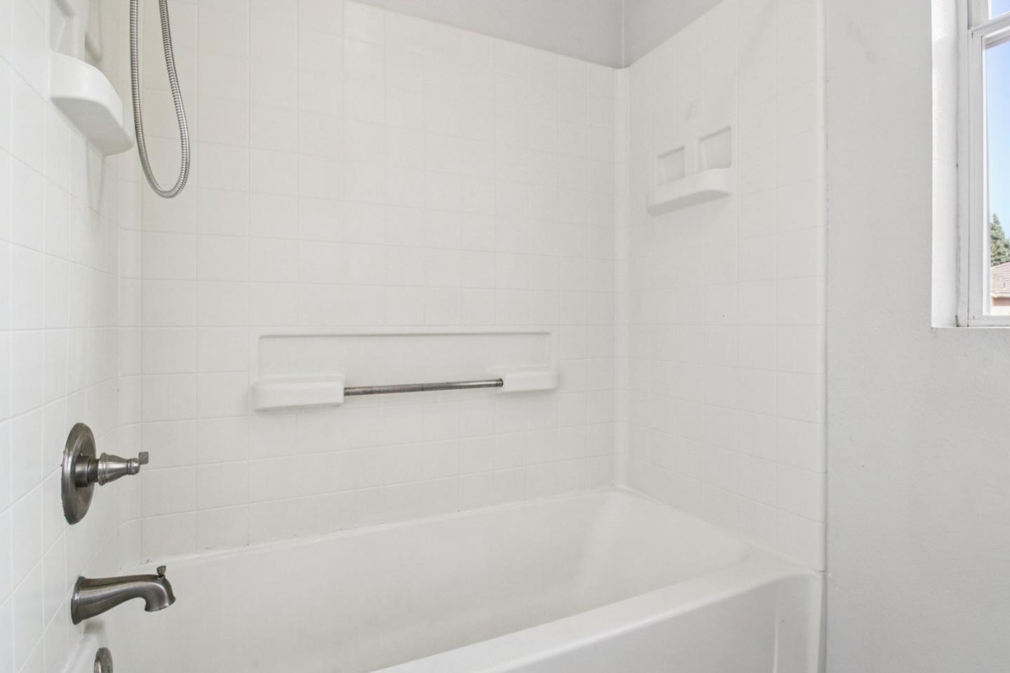 Detail Gallery Image 30 of 54 For 3699 Cedar Knoll Ct, San Jose,  CA 95121 - 4 Beds | 2/1 Baths