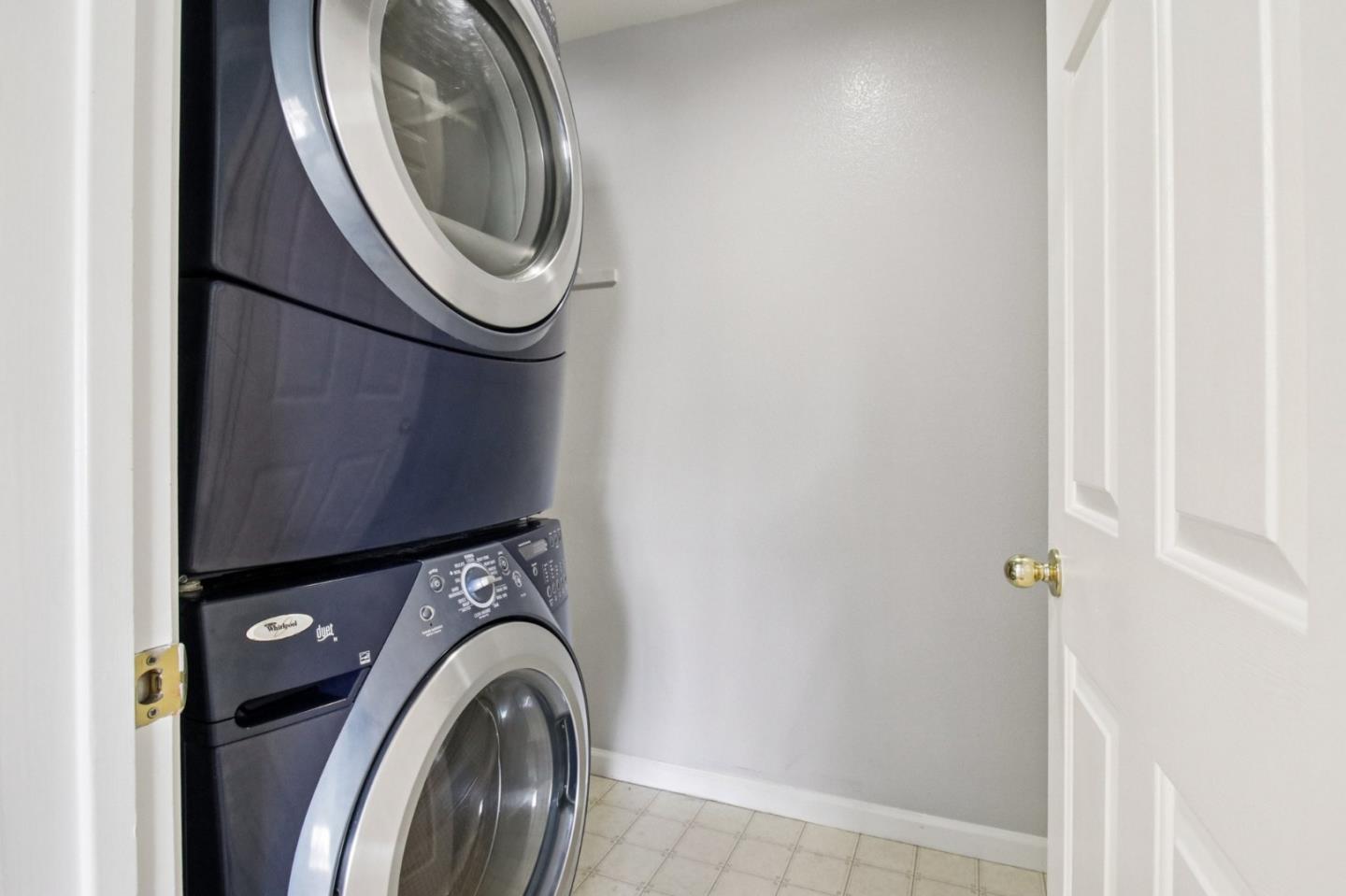 Detail Gallery Image 38 of 54 For 3699 Cedar Knoll Ct, San Jose,  CA 95121 - 4 Beds | 2/1 Baths