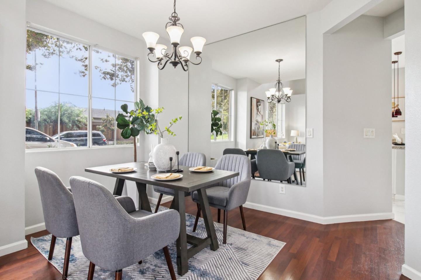 Detail Gallery Image 8 of 54 For 3699 Cedar Knoll Ct, San Jose,  CA 95121 - 4 Beds | 2/1 Baths