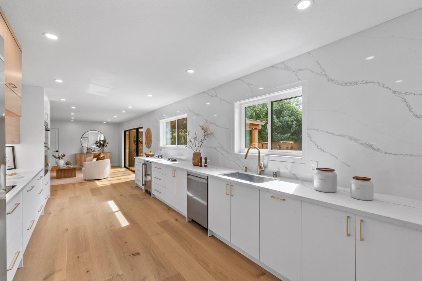 Detail Gallery Image 10 of 45 For 19522 via Real Dr, Saratoga,  CA 95070 - 5 Beds | 3 Baths