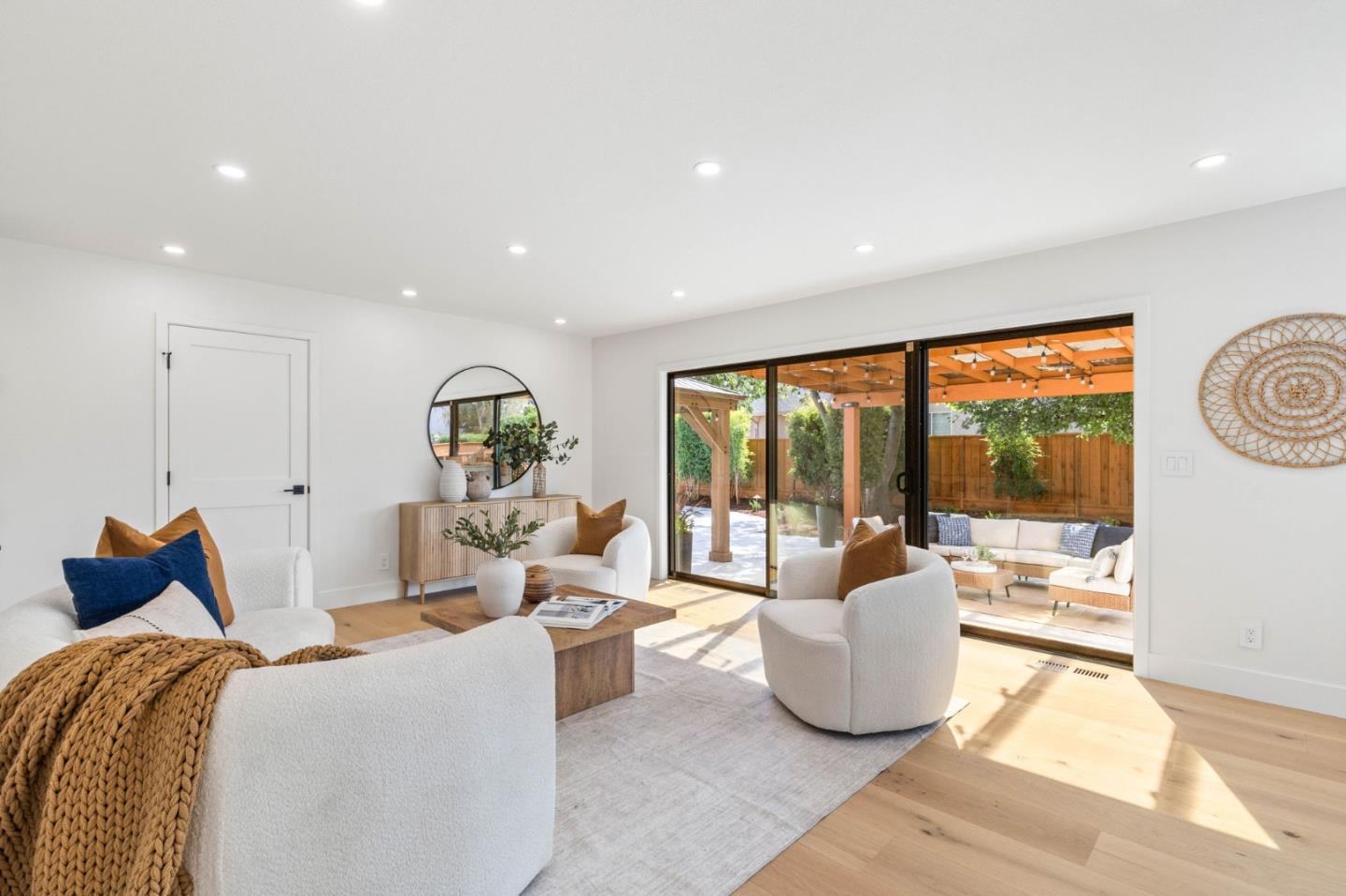 Detail Gallery Image 16 of 45 For 19522 via Real Dr, Saratoga,  CA 95070 - 5 Beds | 3 Baths