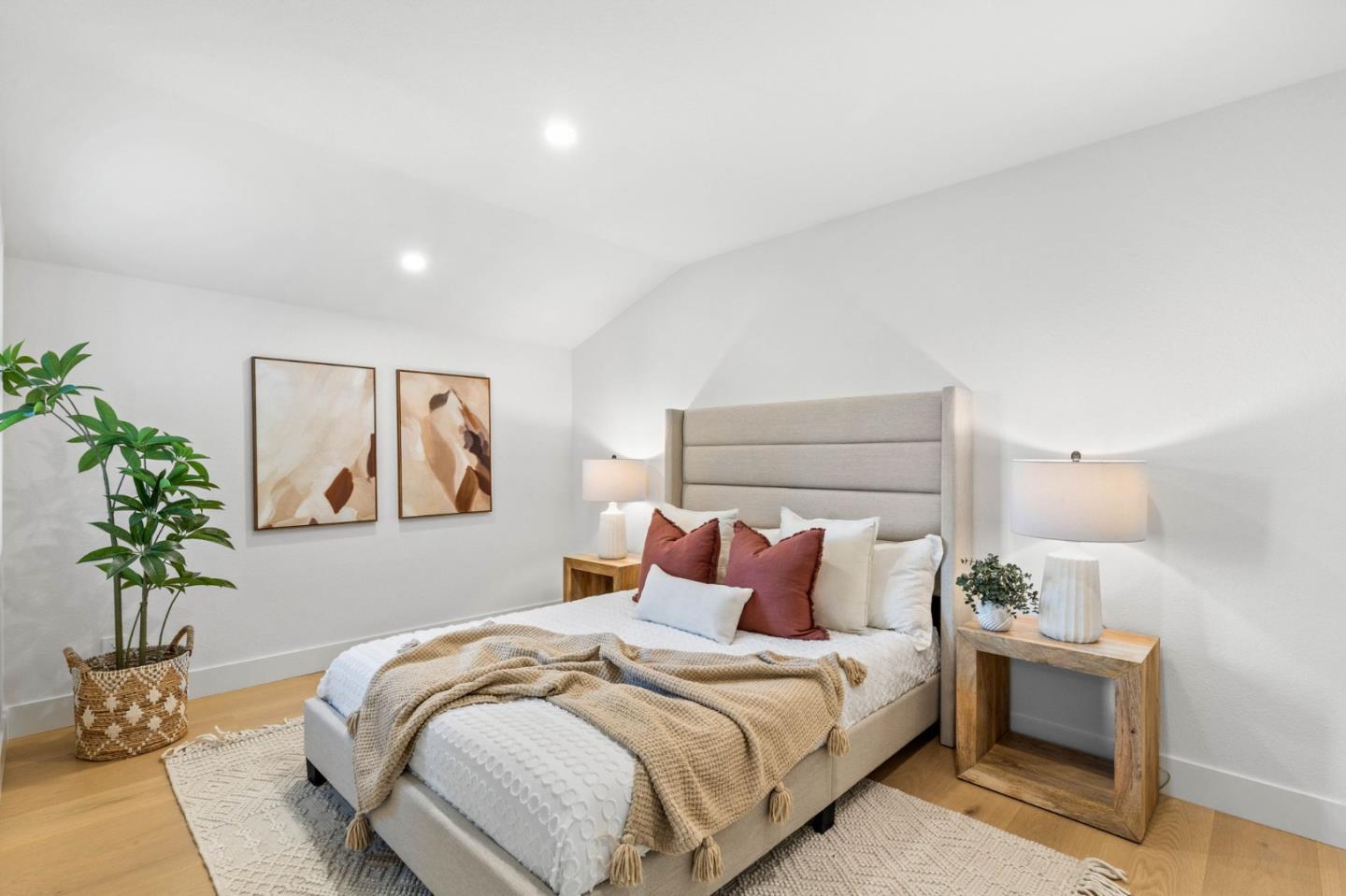 Detail Gallery Image 19 of 45 For 19522 via Real Dr, Saratoga,  CA 95070 - 5 Beds | 3 Baths