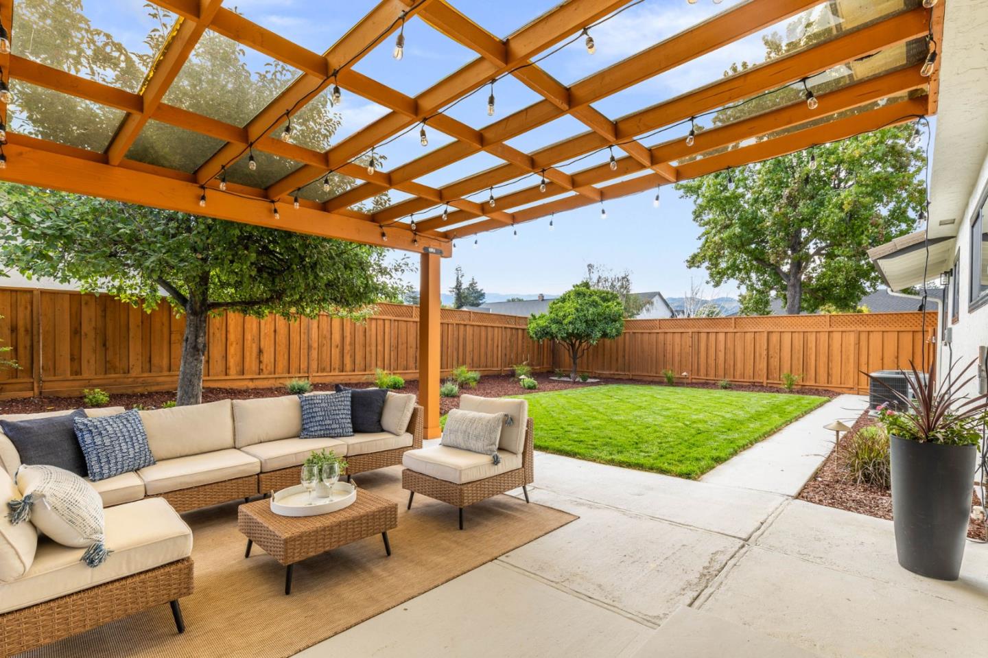 Detail Gallery Image 31 of 45 For 19522 via Real Dr, Saratoga,  CA 95070 - 5 Beds | 3 Baths