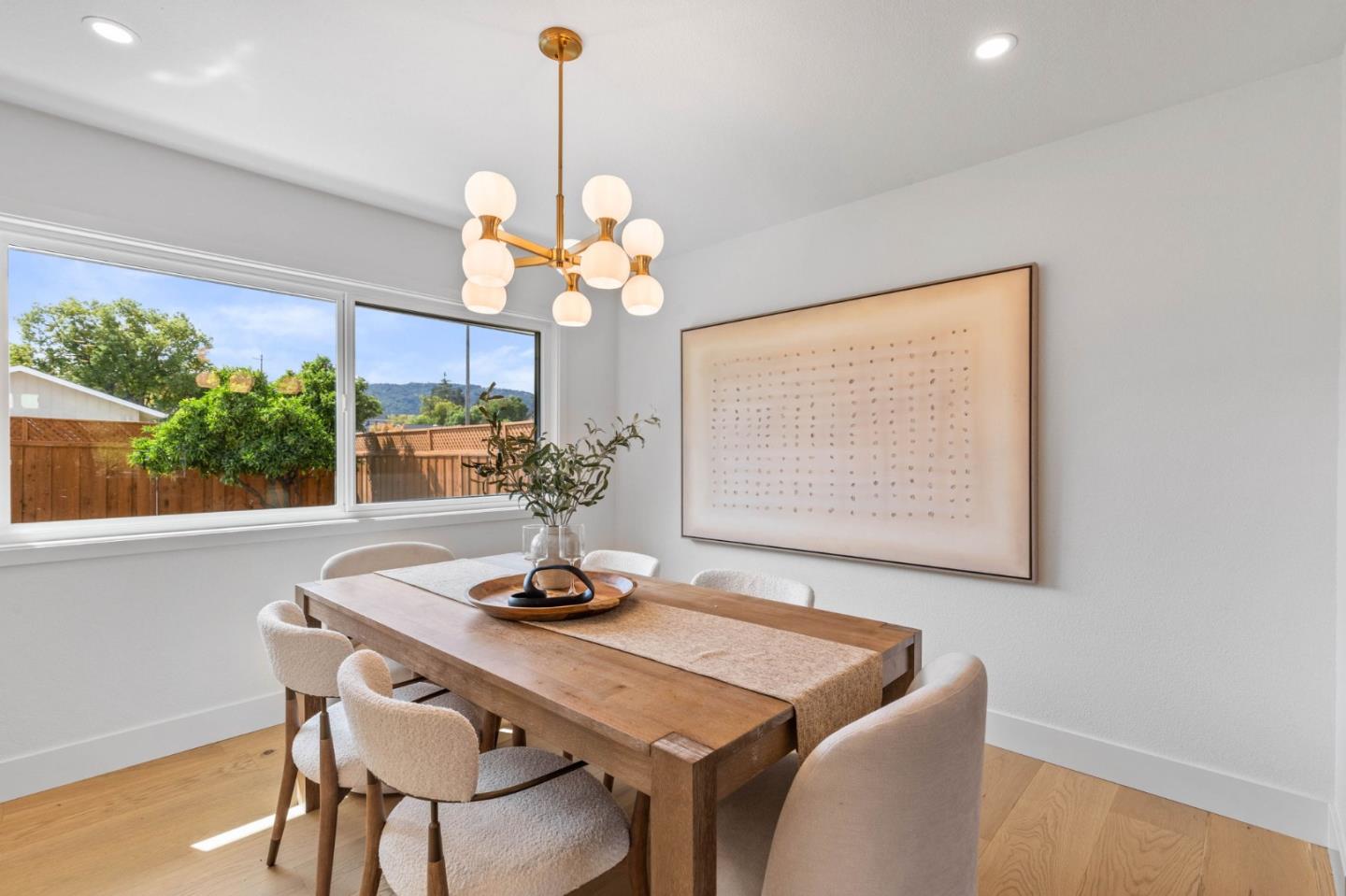 Detail Gallery Image 8 of 45 For 19522 via Real Dr, Saratoga,  CA 95070 - 5 Beds | 3 Baths