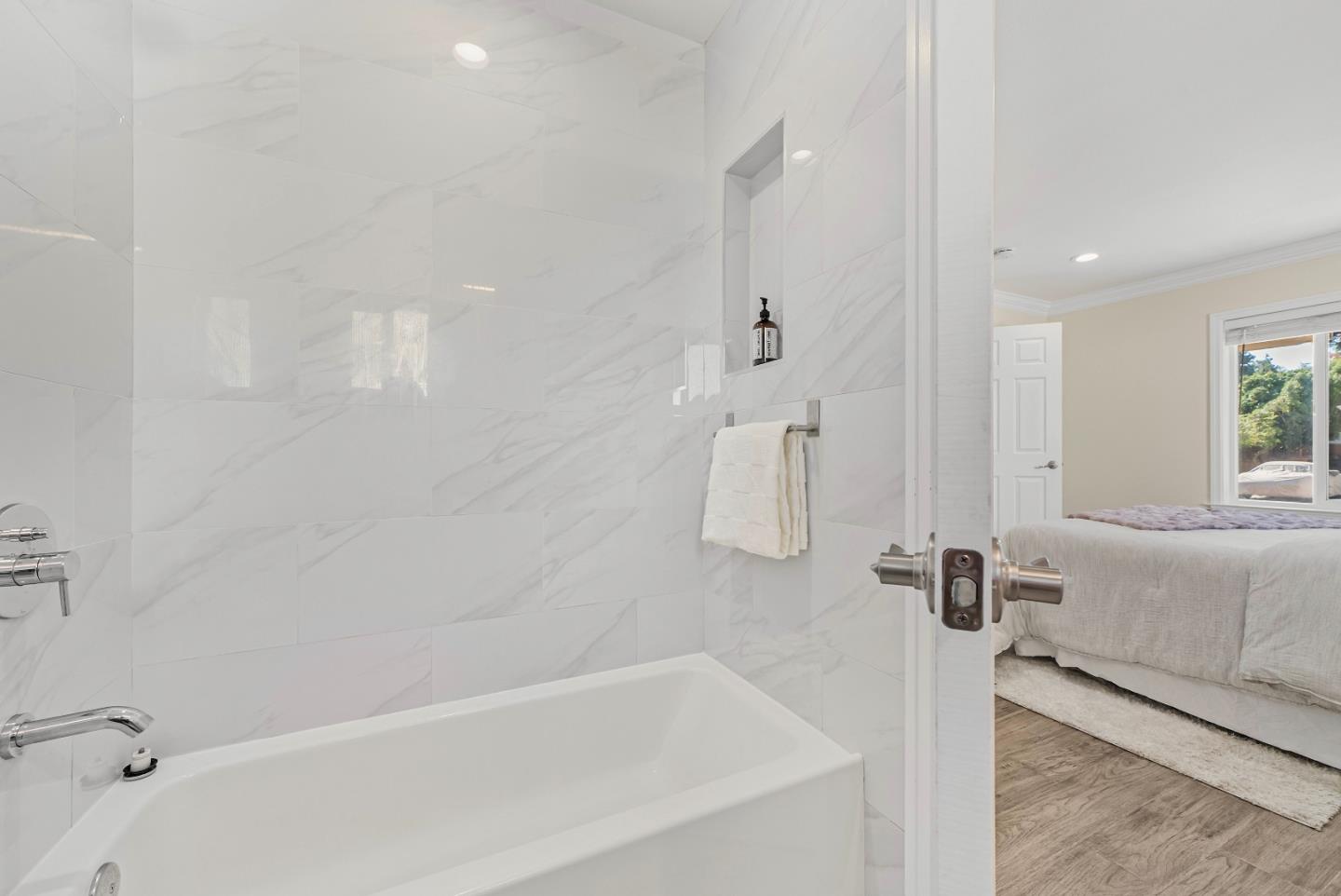 Detail Gallery Image 19 of 34 For 961 Channing Ave, Palo Alto,  CA 94301 - 2 Beds | 2 Baths