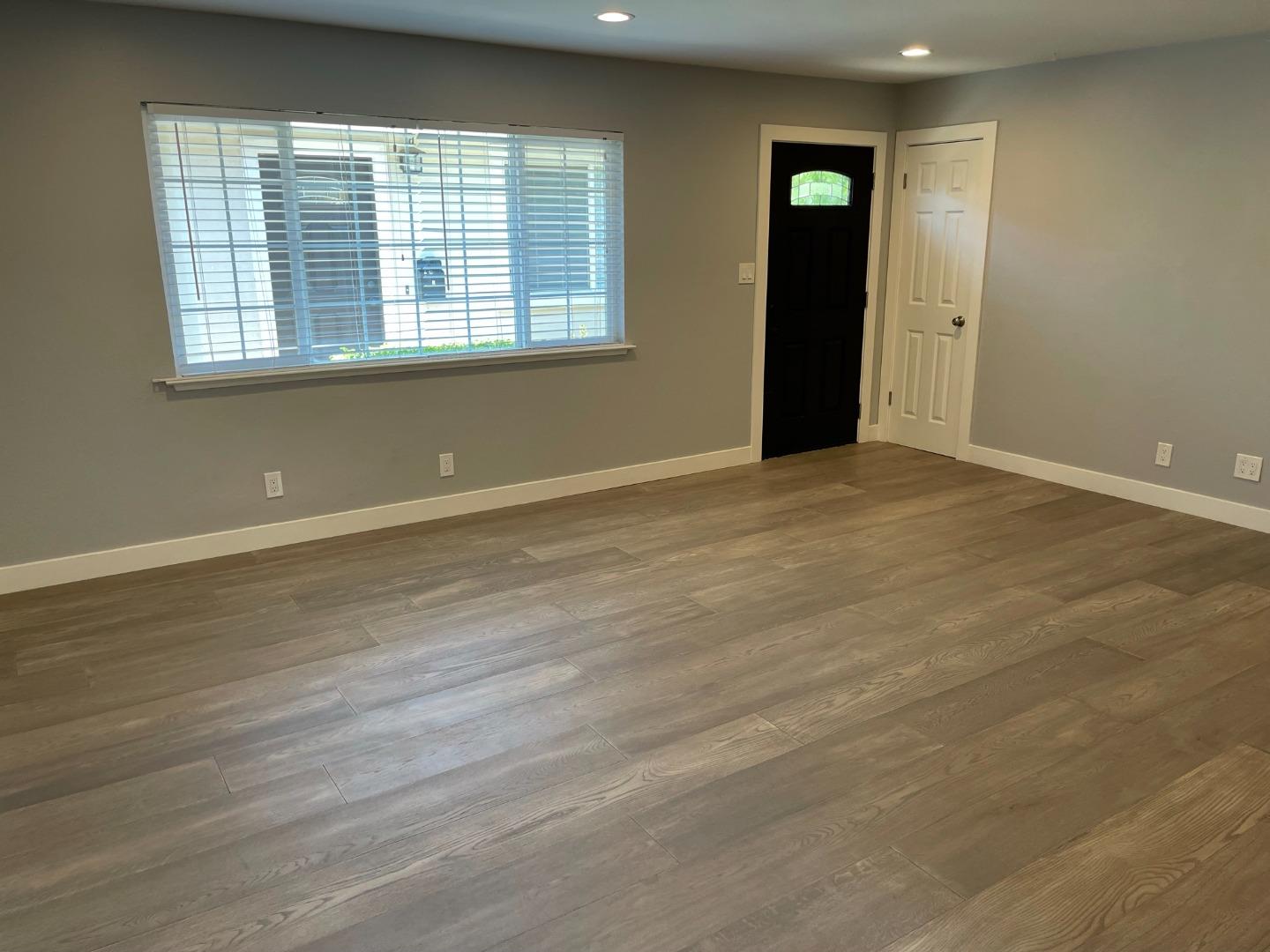 Detail Gallery Image 3 of 26 For 4455 Hamilton Ave #C,  San Jose,  CA 95130 - 2 Beds | 1 Baths