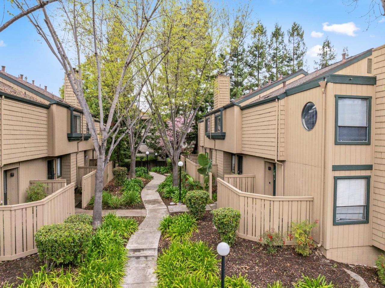 Detail Gallery Image 2 of 25 For 382 Union Ave #C,  Campbell,  CA 95008 - 3 Beds | 2/1 Baths