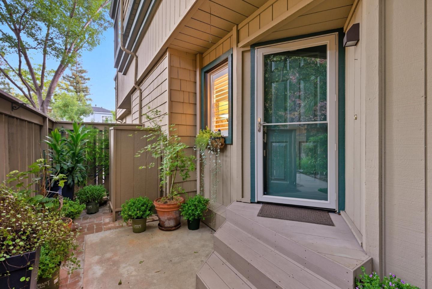 Detail Gallery Image 3 of 25 For 382 Union Ave #C,  Campbell,  CA 95008 - 3 Beds | 2/1 Baths