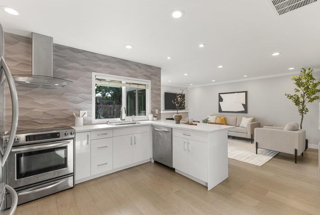 Detail Gallery Image 16 of 78 For 1189 Boynton Ave, San Jose,  CA 95117 - 4 Beds | 2 Baths