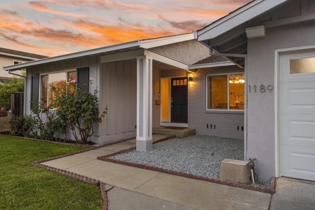 Detail Gallery Image 5 of 78 For 1189 Boynton Ave, San Jose,  CA 95117 - 4 Beds | 2 Baths