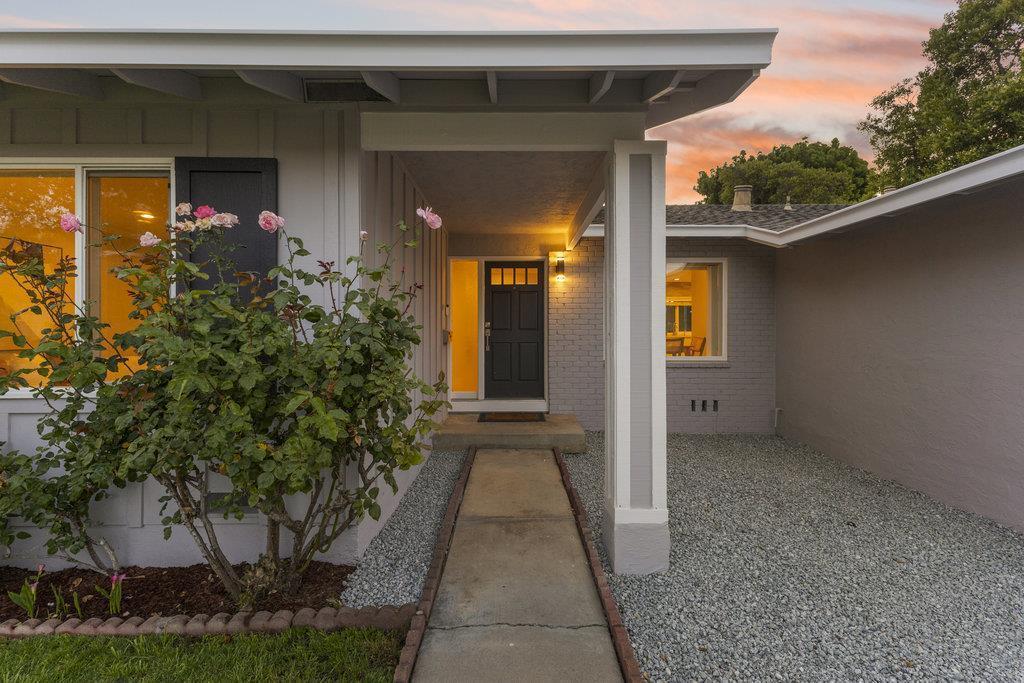 Detail Gallery Image 6 of 78 For 1189 Boynton Ave, San Jose,  CA 95117 - 4 Beds | 2 Baths