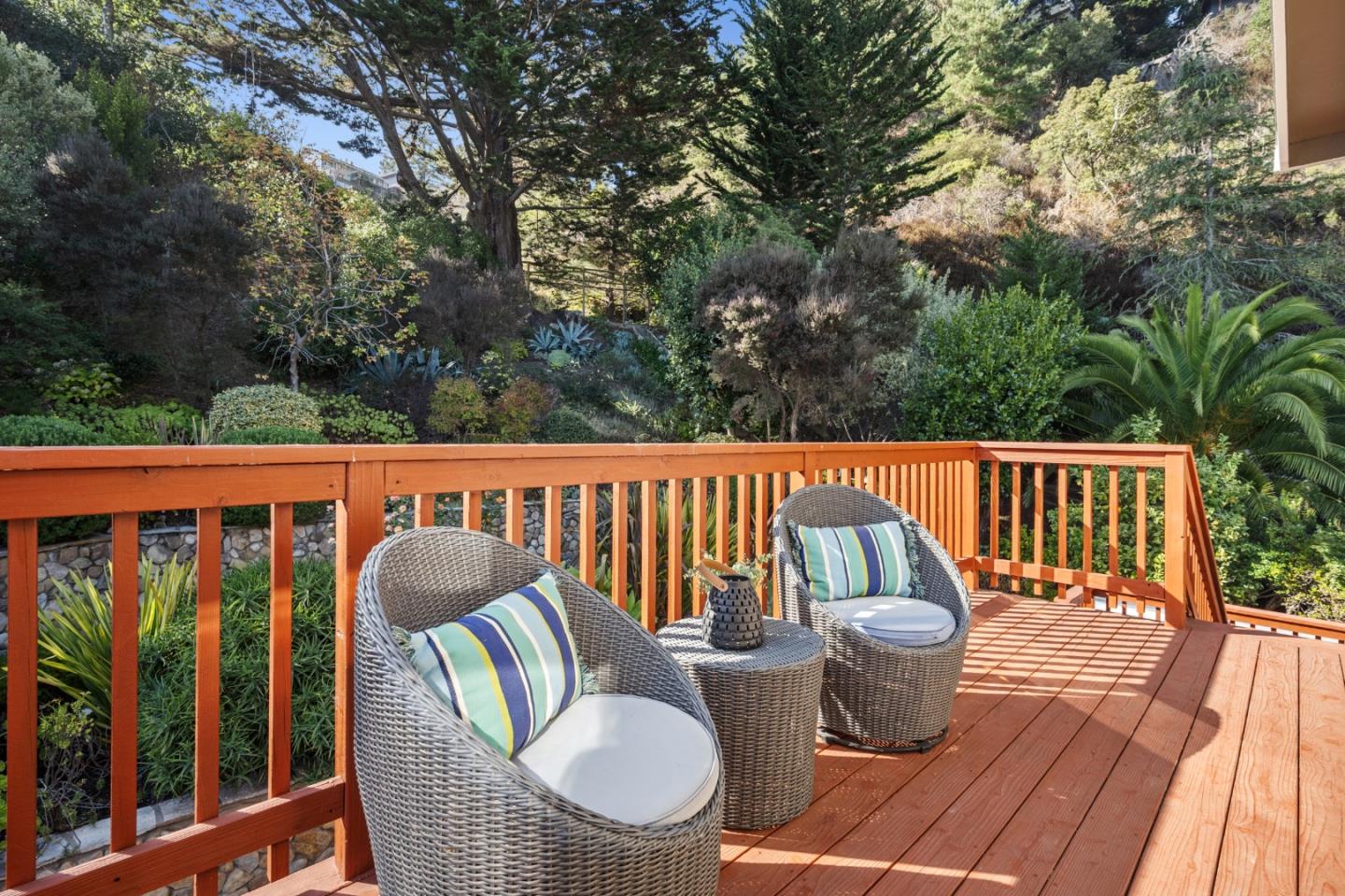 Detail Gallery Image 21 of 78 For 1042 Yosemite Dr, Pacifica,  CA 94044 - 4 Beds | 4 Baths