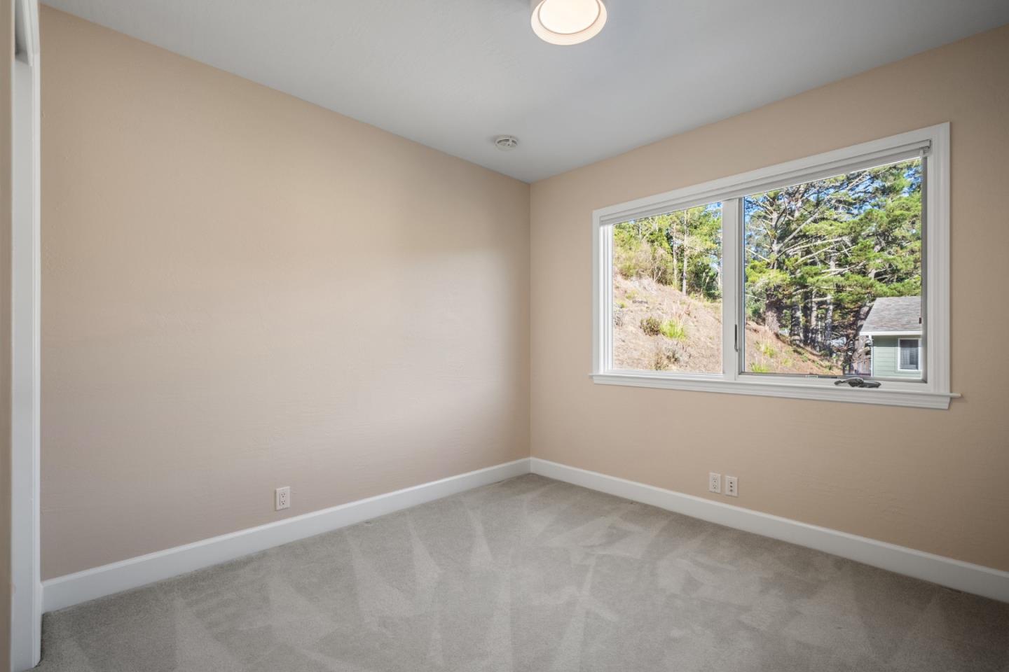 Detail Gallery Image 29 of 78 For 1042 Yosemite Dr, Pacifica,  CA 94044 - 4 Beds | 4 Baths