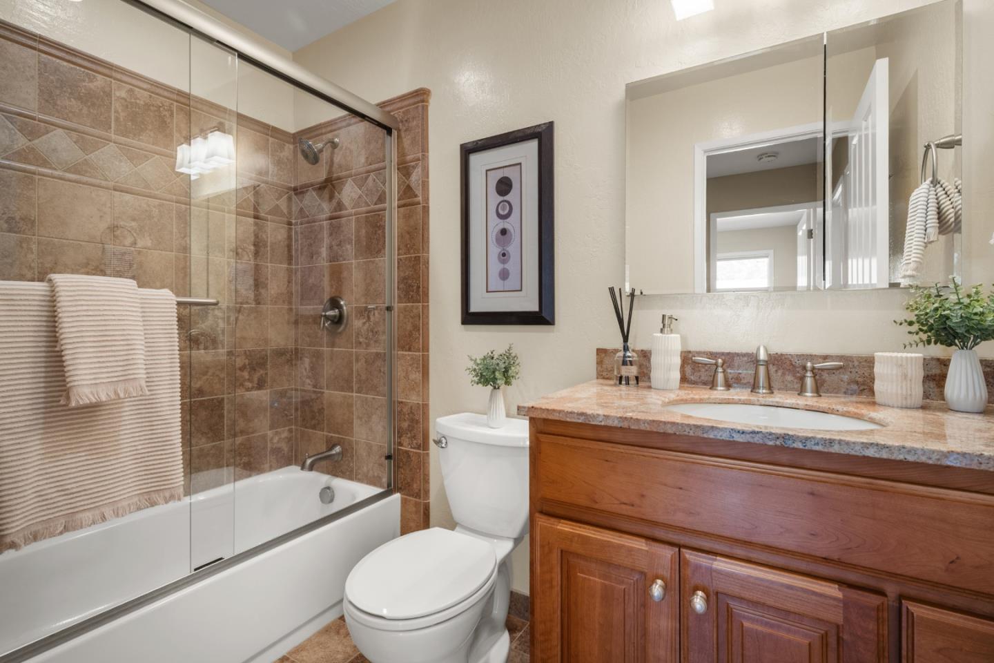 Detail Gallery Image 31 of 78 For 1042 Yosemite Dr, Pacifica,  CA 94044 - 4 Beds | 4 Baths