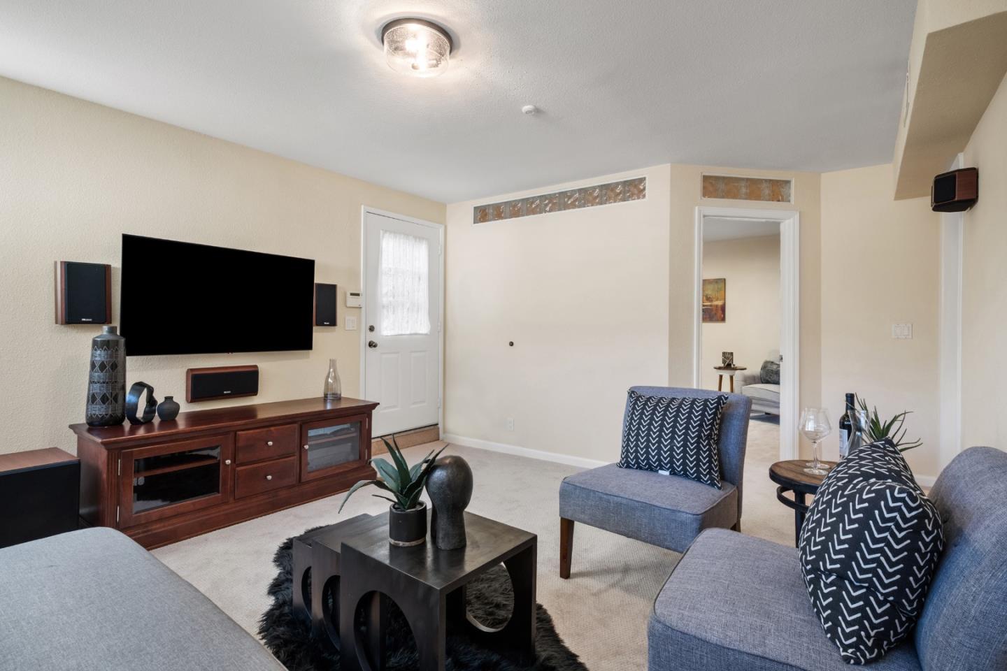 Detail Gallery Image 33 of 78 For 1042 Yosemite Dr, Pacifica,  CA 94044 - 4 Beds | 4 Baths