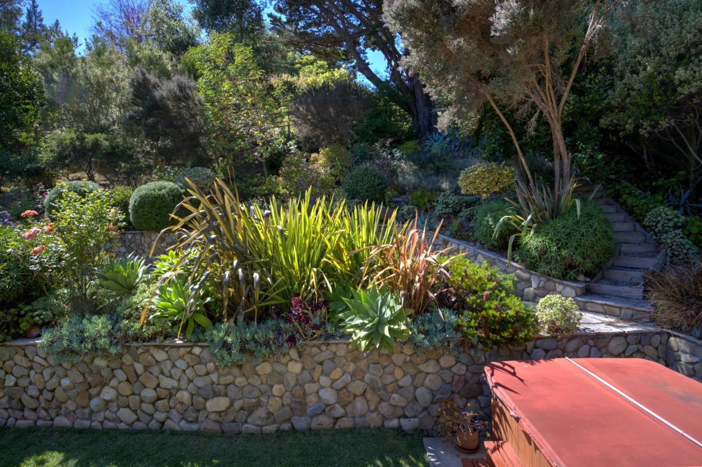 Detail Gallery Image 42 of 78 For 1042 Yosemite Dr, Pacifica,  CA 94044 - 4 Beds | 4 Baths