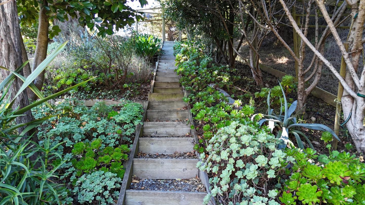 Detail Gallery Image 45 of 78 For 1042 Yosemite Dr, Pacifica,  CA 94044 - 4 Beds | 4 Baths