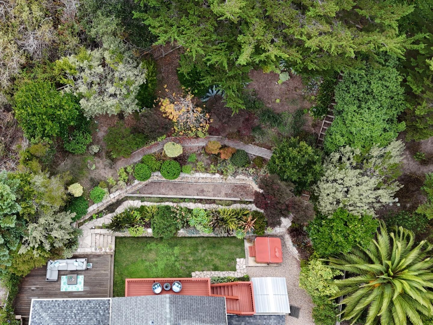 Detail Gallery Image 5 of 78 For 1042 Yosemite Dr, Pacifica,  CA 94044 - 4 Beds | 4 Baths