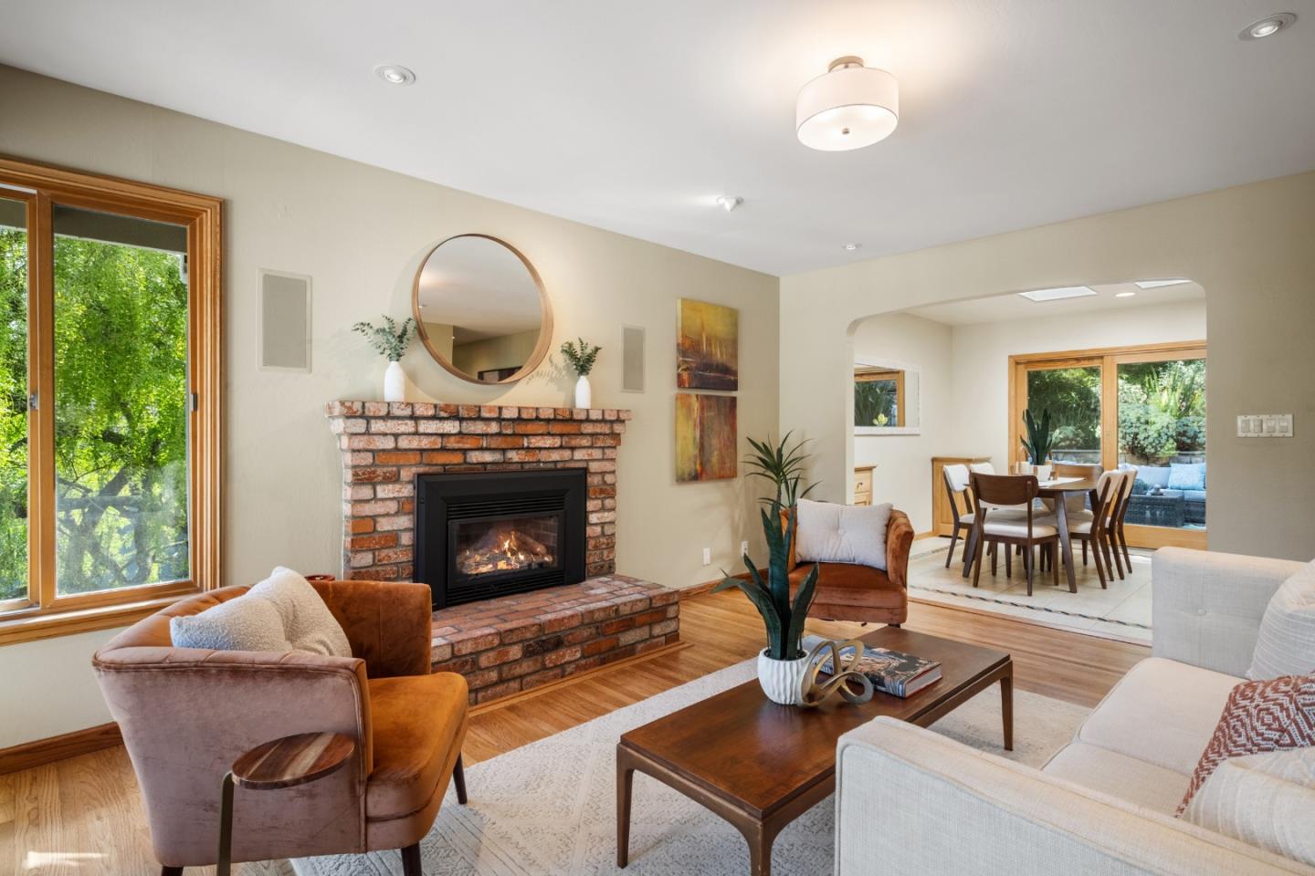 Detail Gallery Image 8 of 78 For 1042 Yosemite Dr, Pacifica,  CA 94044 - 4 Beds | 4 Baths