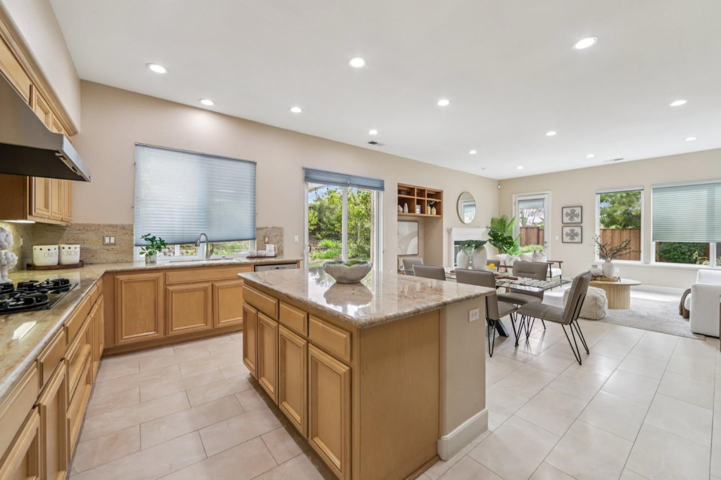 Detail Gallery Image 16 of 54 For 5333 Laurel Canyon Dr, San Jose,  CA 95138 - 5 Beds | 3 Baths