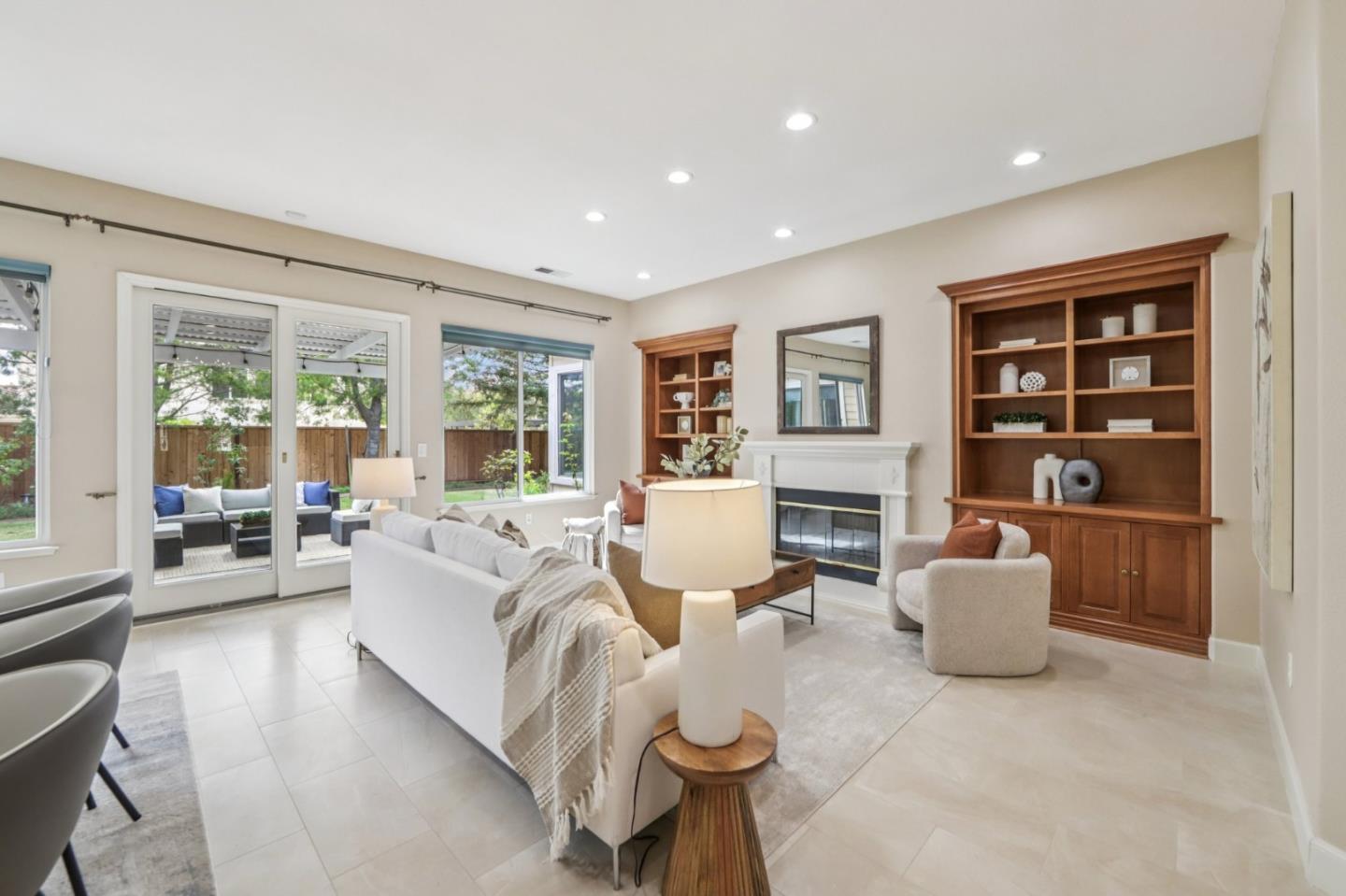 Detail Gallery Image 4 of 54 For 5333 Laurel Canyon Dr, San Jose,  CA 95138 - 5 Beds | 3 Baths