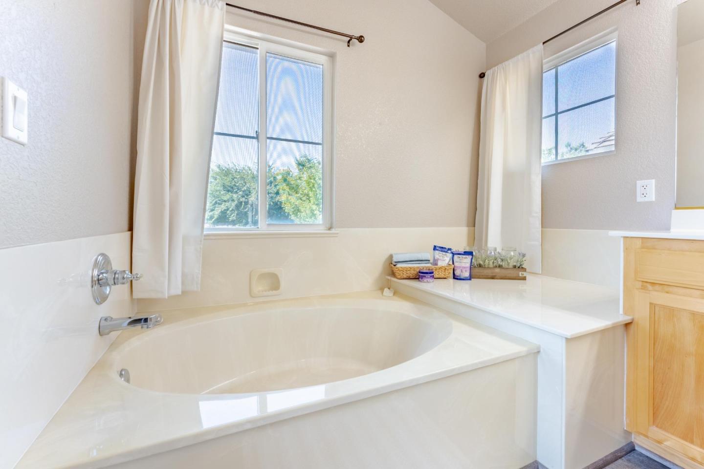 Detail Gallery Image 30 of 39 For 769 Dody, Manteca,  CA 95337 - 4 Beds | 3 Baths