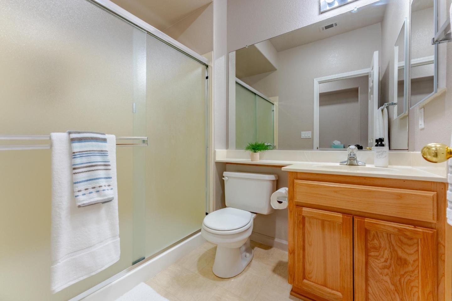 Detail Gallery Image 8 of 39 For 769 Dody, Manteca,  CA 95337 - 4 Beds | 3 Baths