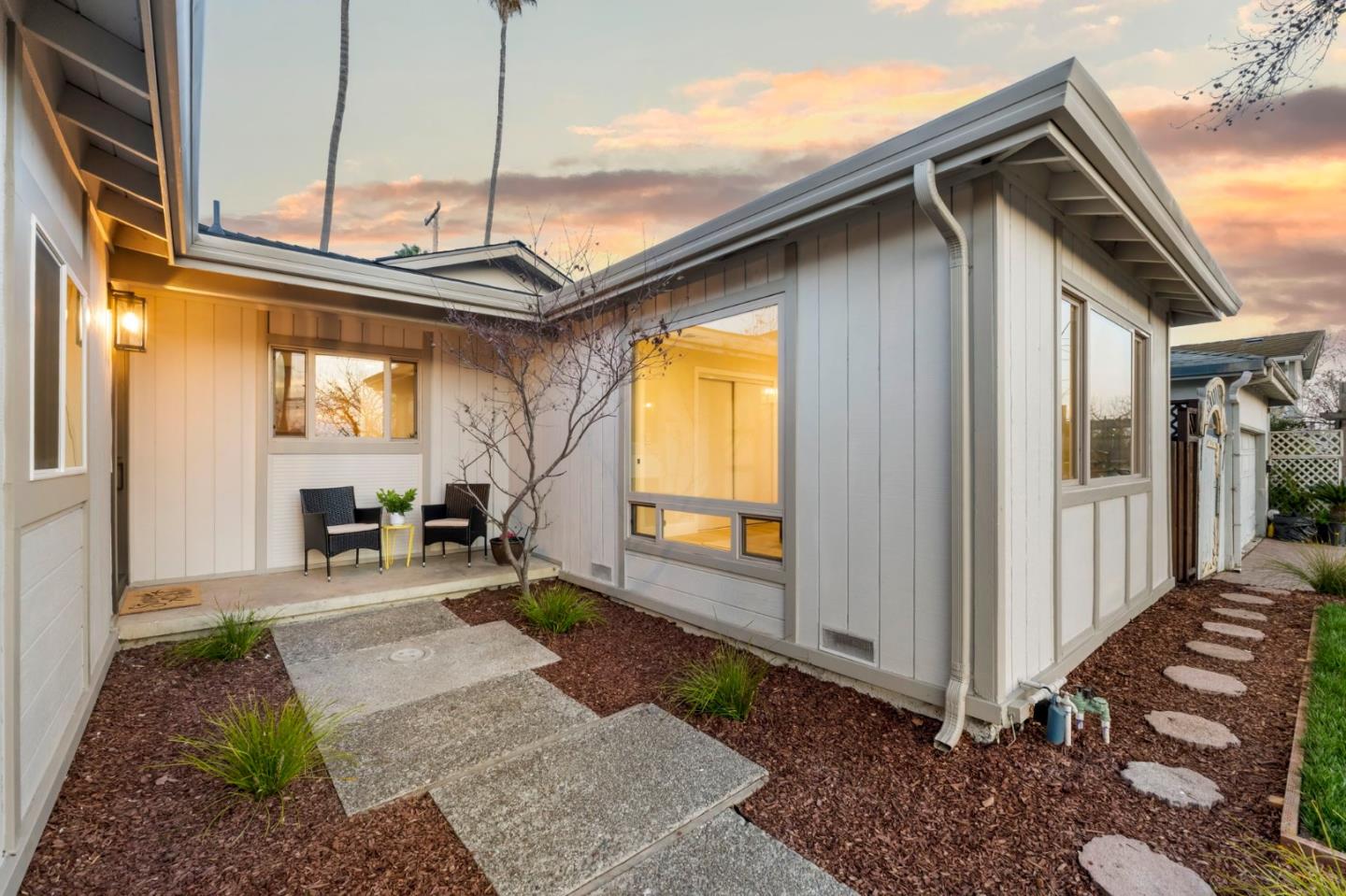 Detail Gallery Image 4 of 62 For 1134 Somerset Dr, San Jose,  CA 95132 - 4 Beds | 2 Baths