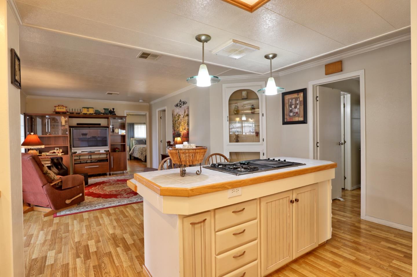 Detail Gallery Image 8 of 46 For 92 Melody Ln #92,  Morgan Hill,  CA 95037 - 2 Beds | 2 Baths