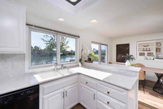 Detail Gallery Image 17 of 43 For 756 Newport Cir, Redwood Shores,  CA 94065 - 3 Beds | 2/1 Baths