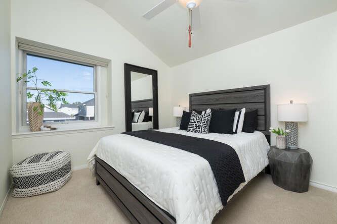 Detail Gallery Image 22 of 43 For 756 Newport Cir, Redwood Shores,  CA 94065 - 3 Beds | 2/1 Baths