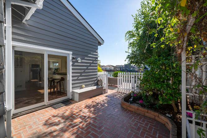 Detail Gallery Image 26 of 43 For 756 Newport Cir, Redwood Shores,  CA 94065 - 3 Beds | 2/1 Baths
