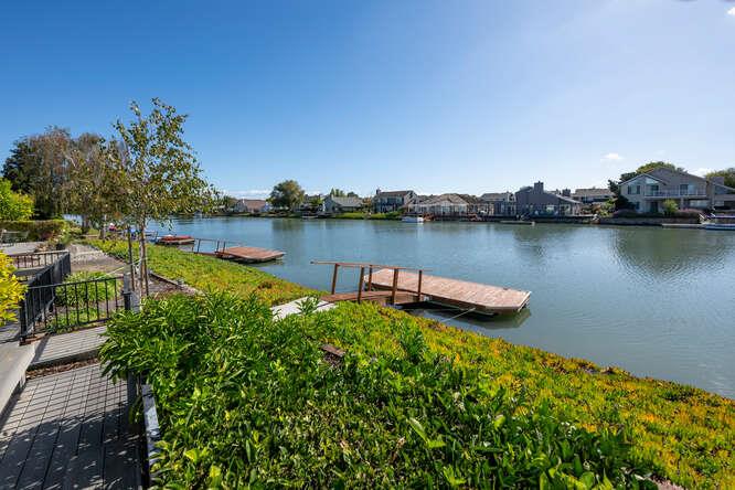 Detail Gallery Image 29 of 43 For 756 Newport Cir, Redwood Shores,  CA 94065 - 3 Beds | 2/1 Baths