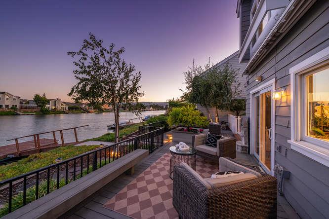 Detail Gallery Image 37 of 43 For 756 Newport Cir, Redwood Shores,  CA 94065 - 3 Beds | 2/1 Baths