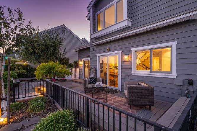 Detail Gallery Image 38 of 43 For 756 Newport Cir, Redwood Shores,  CA 94065 - 3 Beds | 2/1 Baths