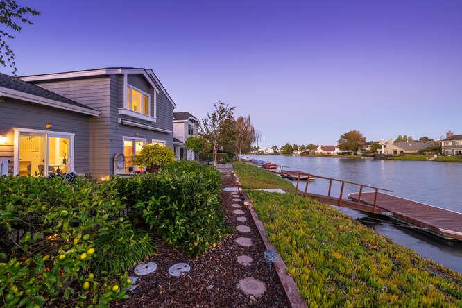 Detail Gallery Image 40 of 43 For 756 Newport Cir, Redwood Shores,  CA 94065 - 3 Beds | 2/1 Baths