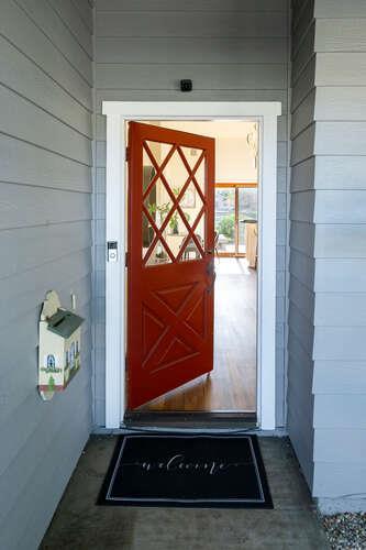 Detail Gallery Image 7 of 43 For 756 Newport Cir, Redwood Shores,  CA 94065 - 3 Beds | 2/1 Baths