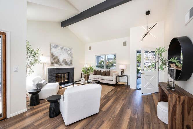 Detail Gallery Image 9 of 43 For 756 Newport Cir, Redwood Shores,  CA 94065 - 3 Beds | 2/1 Baths