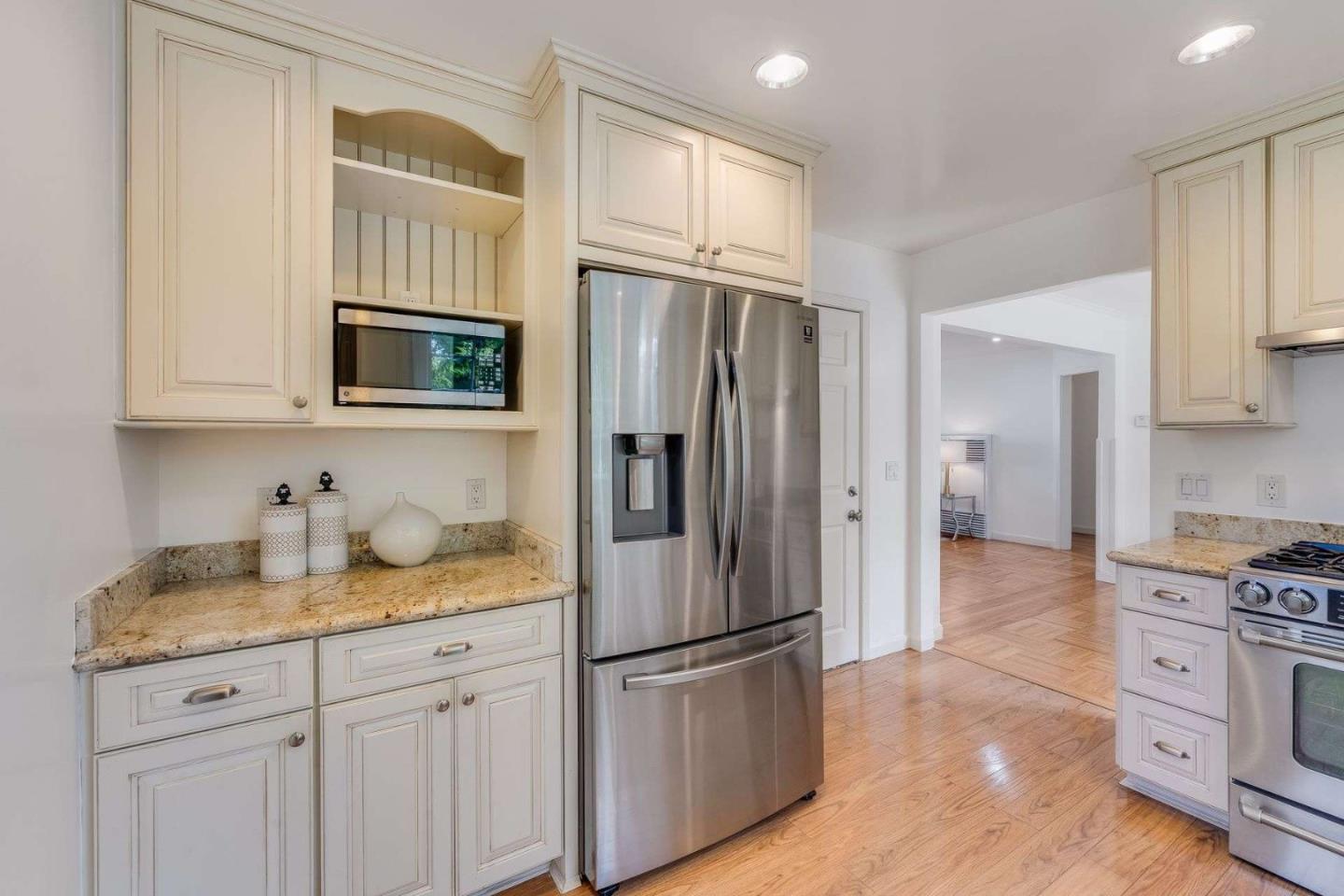 Detail Gallery Image 12 of 23 For 315 Haight St, Menlo Park,  CA 94025 - 2 Beds | 1 Baths