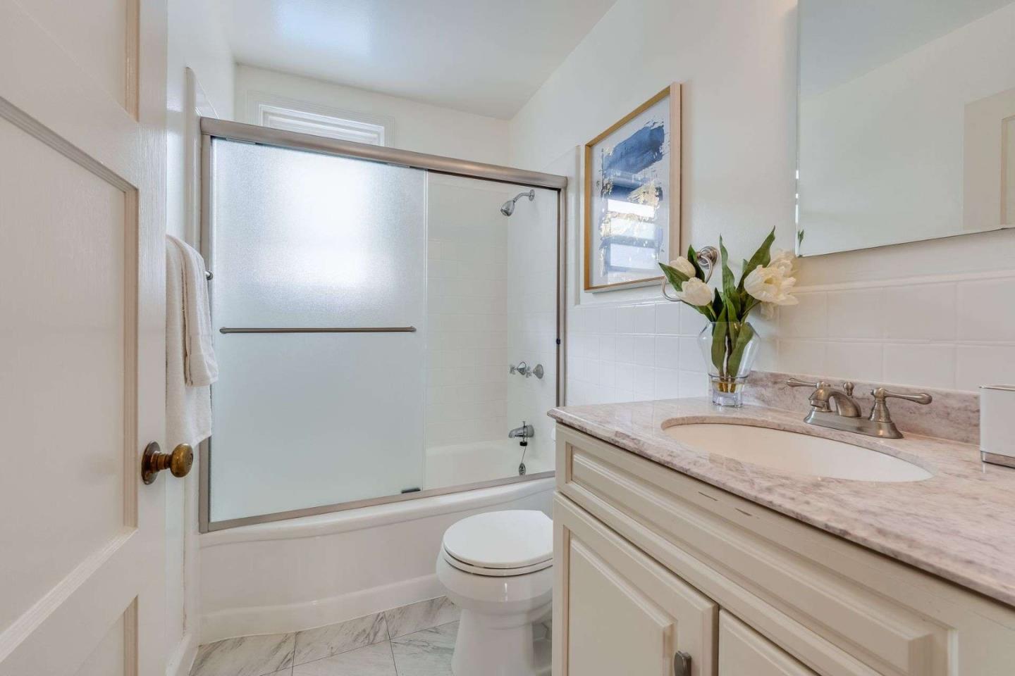 Detail Gallery Image 15 of 23 For 315 Haight St, Menlo Park,  CA 94025 - 2 Beds | 1 Baths