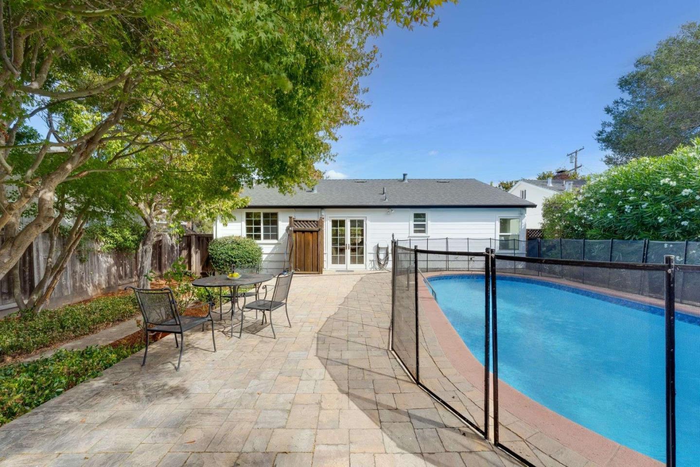 Detail Gallery Image 19 of 23 For 315 Haight St, Menlo Park,  CA 94025 - 2 Beds | 1 Baths