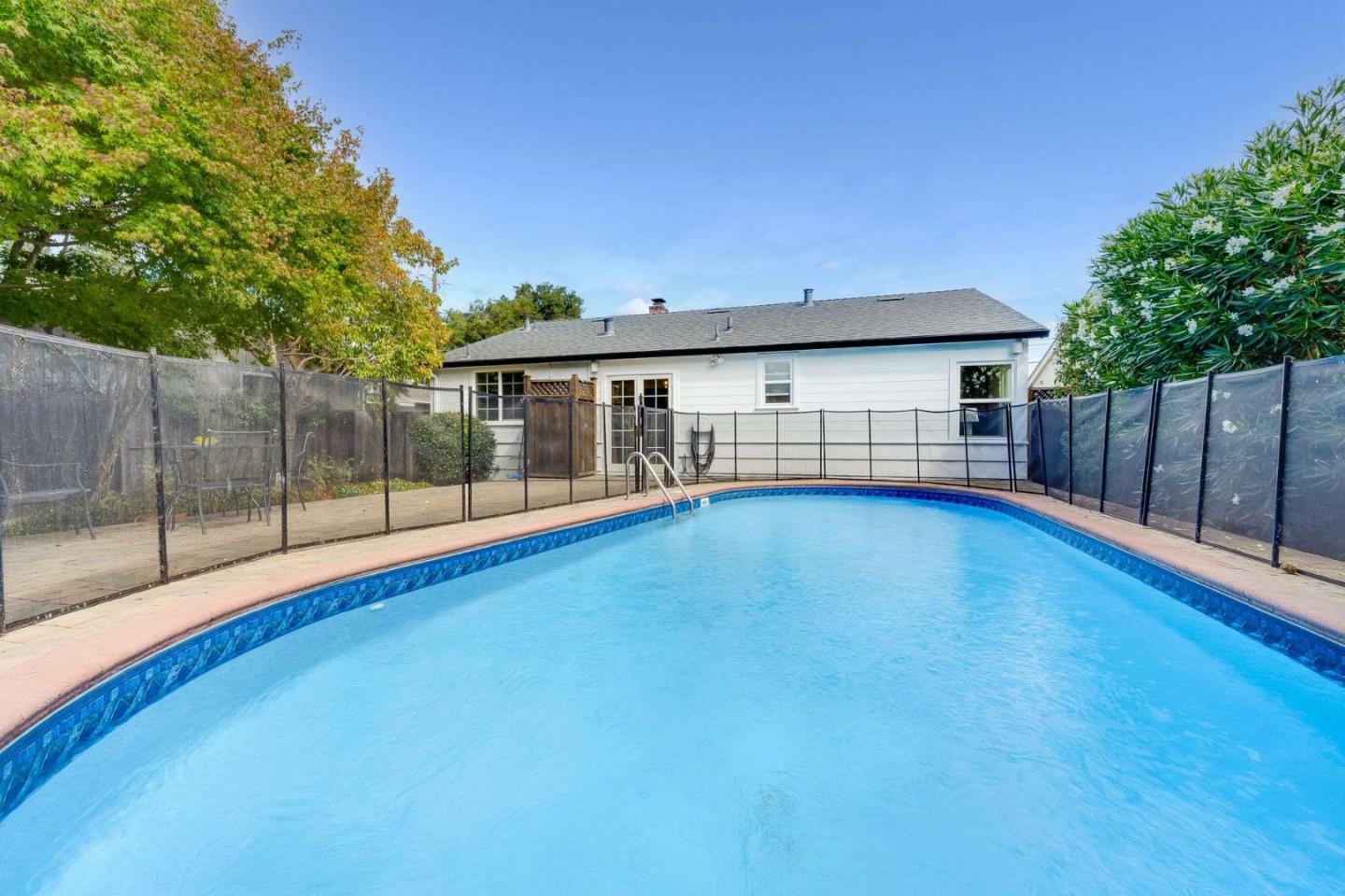 Detail Gallery Image 21 of 23 For 315 Haight St, Menlo Park,  CA 94025 - 2 Beds | 1 Baths